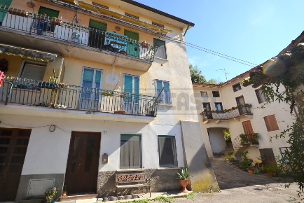 Foto Appartamento a Valdagno Centro di 146 m² con 8 locali in vendita