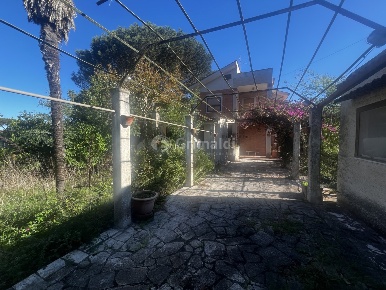 Foto Villa unifamiliare in Via Lubriano 20, Nettuno di 240 m² con 4 locali
