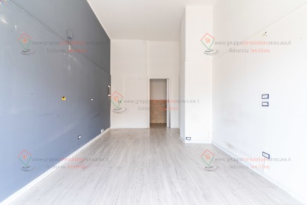 Foto Locale commerciale a Siracusa Grottasanta - Tunisi di 30 m² in vendita