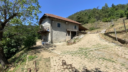 Foto Rustico in Località Bonuzzo 22, Sassello di 110 m² con 4 locali