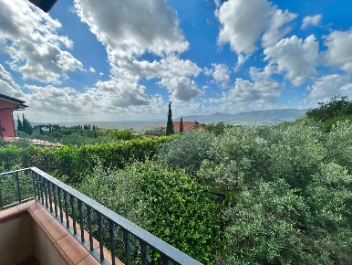 Foto Villa unifamiliare a Sarzana Sarzanello, San Lazzaro di 276 m²