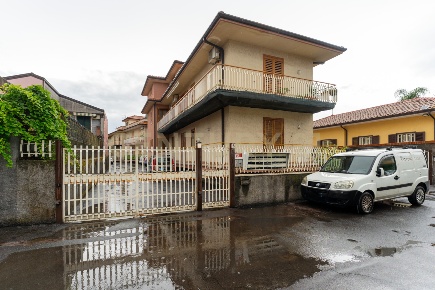 Foto Appartamento in Via Guglielmo Marconi 15, Viagrande Centro di 102 m²