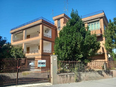 Foto Appartamento in VIA AURELIO SAFFI 68, Guidonia Montecelio di 77 m²