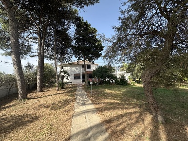 Foto Villa unifamiliare a Mazara del Vallo Tonnarella di 300 m² in vendita