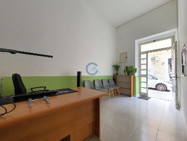 Foto Ufficio in via tommaso gulli 1, Catanzaro Catanzaro Lido di 60 m²