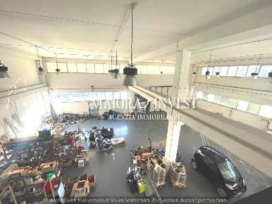 Foto Capannone industriale a Ripatransone di 400 m² con 1 locali in vendita