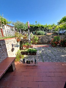 Foto Villa unifamiliare in Via dell'Olivara 129, Livorno di 200 m²