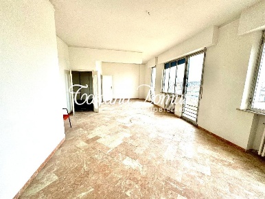 Foto Appartamento a Siena Fuori Porta Camollia di 180 m² con 6 locali