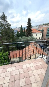 Foto Appartamento in Via Garessio, Imperia Oneglia di 100 m² con 5 locali
