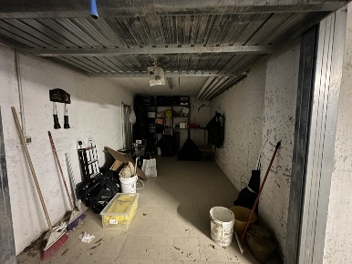 Foto Posti auto in Via Val di Bisenzio, Vaiano Centro di 17 m² con 1 locali