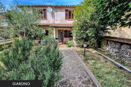 Foto Appartamento a Massa Marittima Tatti di 100 m² con 4 locali in vendita