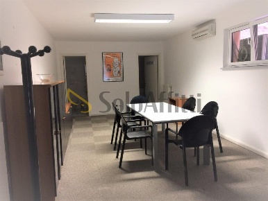 Foto Ufficio a Bolzano Centro di 50 m² con 3 locali in affitto