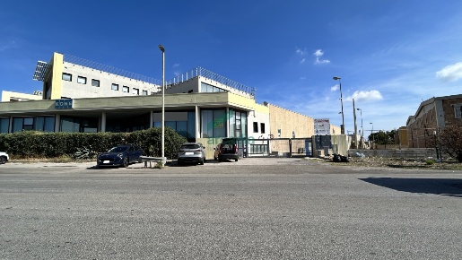 Foto Ufficio in Via delle Margherite 6, Modugno di 220 m² con 1 locali