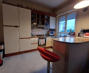 Foto Appartamento in Viale Eugenio Chiesa 15, Massa Centro di 100 m²