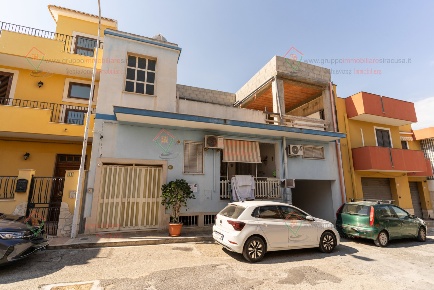 Foto Villa singola a Siracusa Centro di 300 m² con 6 locali in vendita