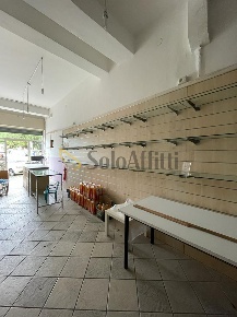 Foto Locale commerciale in Viale Aldo Moro, Reggio di Calabria di 50 m²