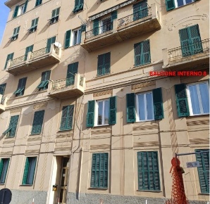 Foto Appartamento in Via Ponza 8, Genova Lagaccio di 106 m² con 6 locali