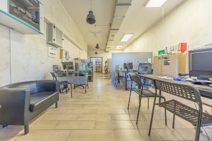 Foto Locale commerciale in VIA AUGUSTA GENINA  16, Roma di 90 m² in vendita