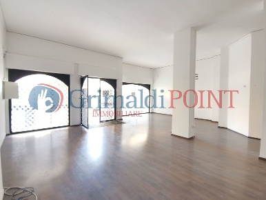 Foto Locale commerciale in Via 95° Reggimento Fanteria 59, Lecce Mazzini