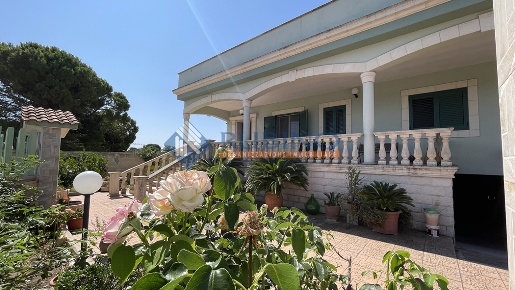 Foto Casa indipendente in Via Giuseppe Porta 2, Taranto di 222 m²