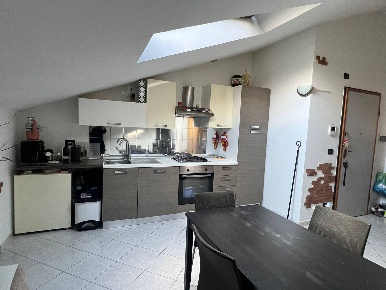 Foto Appartamento in Via Leonardo da Vinci, Orbassano Centro di 45 m²