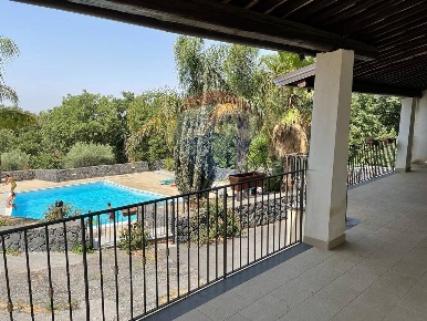 Foto Villa singola in Fonderia, Belpasso di 284 m² con 7 locali in vendita