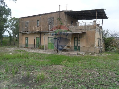 Foto Rustico in Contrada Xirbi, Caltanissetta di 193 m² con 8 locali