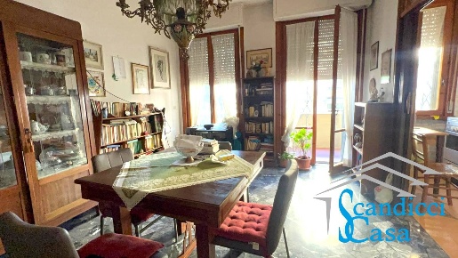 Foto Appartamento in Via Monti, Scandicci Centro di 77 m² con 3 locali