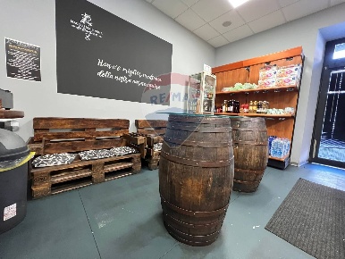 Foto Attività commerciale in vittorio emanuele, Belpasso Centro di 70 m²