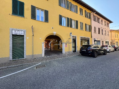 Foto Box in Via Scalabrini, Cermenate Centro di 30 m² con 1 locali