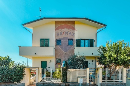 Foto Casa indipendente in VIA MILANO, Dairago di 150 m² con 3 locali