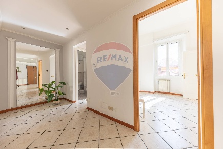 Foto Appartamento in Largo Vercelli, Roma Re di Roma di 129 m² con 4 locali