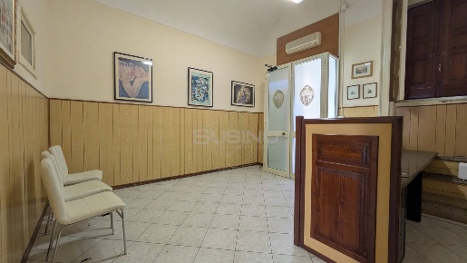 Foto Ufficio in CORSO VITTORIO EMANUELE, Floridia di 120 m² con 4 locali