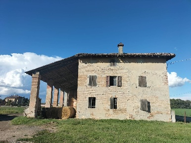 Foto Rustico in Frazione Coduro, Fidenza di 450 m² con 10 locali in vendita