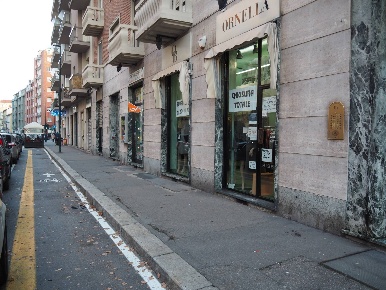 Foto Negozio in via Asinari di Bernezzo, Torino Parella di 70 m² in vendita