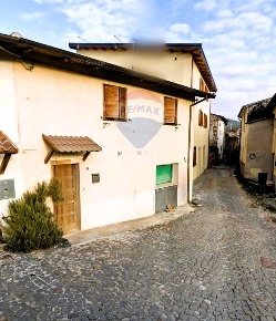 Foto Case semi ndipendenti a L'Aquila Roio di 70 m² con 2 locali in vendita