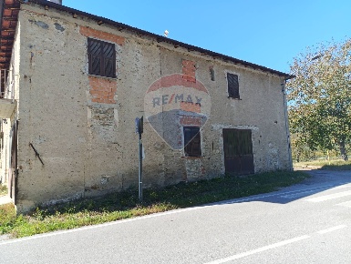 Foto Appartamento in Via Vittorio Veneto, Camerana Contrada di 100 m²