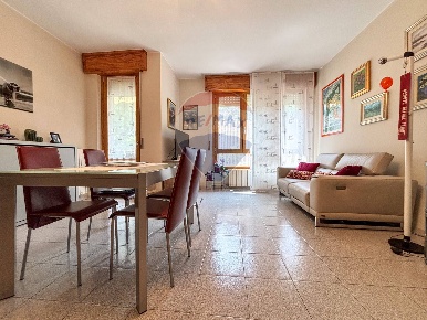Foto Appartamento in Via Pio Pastori, Varese Valle Olona di 79 m²