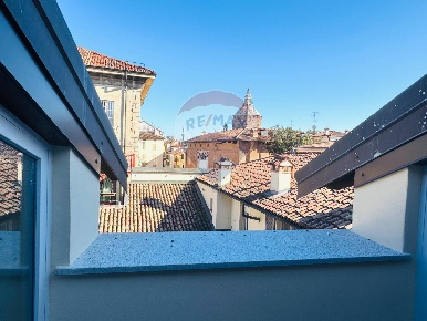 Foto Appartamento a Pavia Centro Storico di 160 m² con 4 locali in vendita