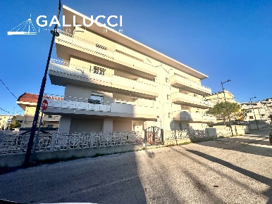 Foto Appartamento in Via Tirino, Pescara di 93 m² con 3 locali in vendita