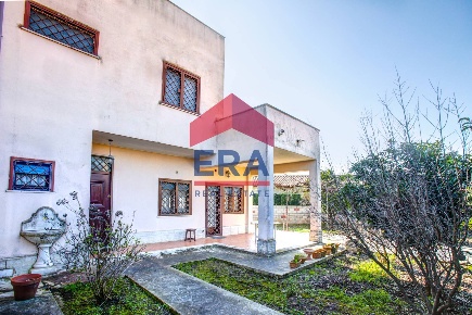Foto Villa bifamiliare in Via Adige, Ardea di 116 m² con 4 locali