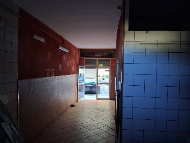 Foto Attività commerciale in Via Vincenzo Ciardo, Napoli Soccavo di 40 m²