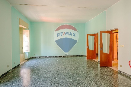 Foto Casa indipendente in VIA CARLO ALBERTO, Giarre Centro di 320 m²