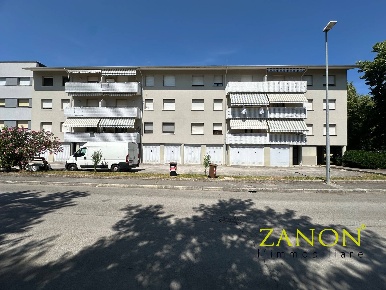 Foto Appartamento in Via Tartini, Gorizia Centro di 106 m² con 7 locali