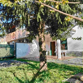 Foto Casa indipendente in strada novi, Alessandria Mandrogne di 160 m²