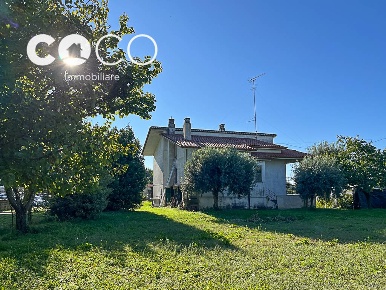 Foto Villa singola a Staranzano di 130 m² con 5 locali in vendita