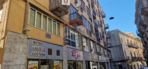 Foto Appartamento in Via Donna Nuova, Enna Centro di 142 m² con 8 locali