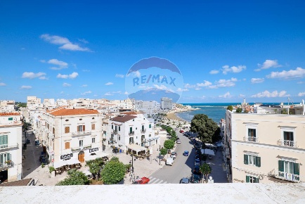 Foto Casa indipendente in Corso Lorenzo Fazzini, Vieste Centro di 900 m²