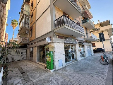 Foto Locale commerciale in Via Montello 90, San Benedetto del Tronto