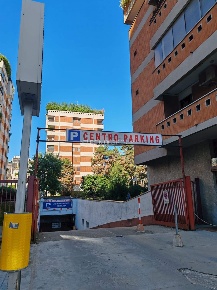 Foto Box in VIA BERGAMO 11, Milano Montenero di 18 m² con 1 locali